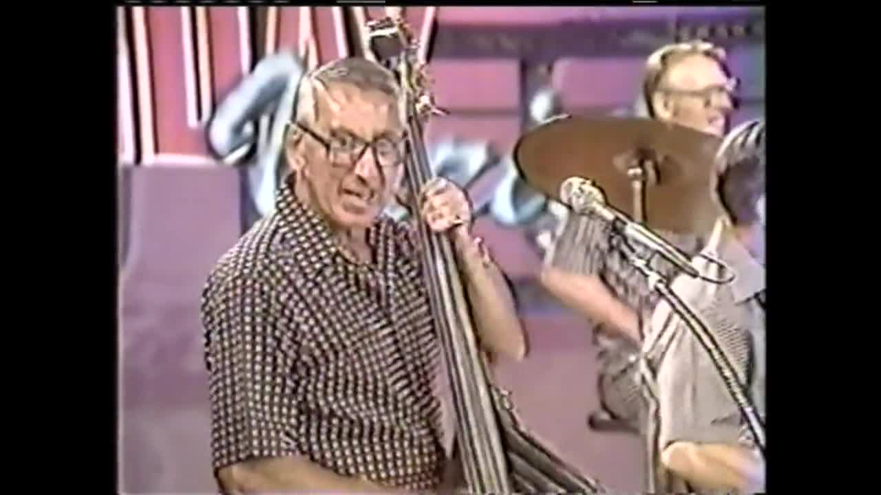 Thumbnail image for Polka Time #1571