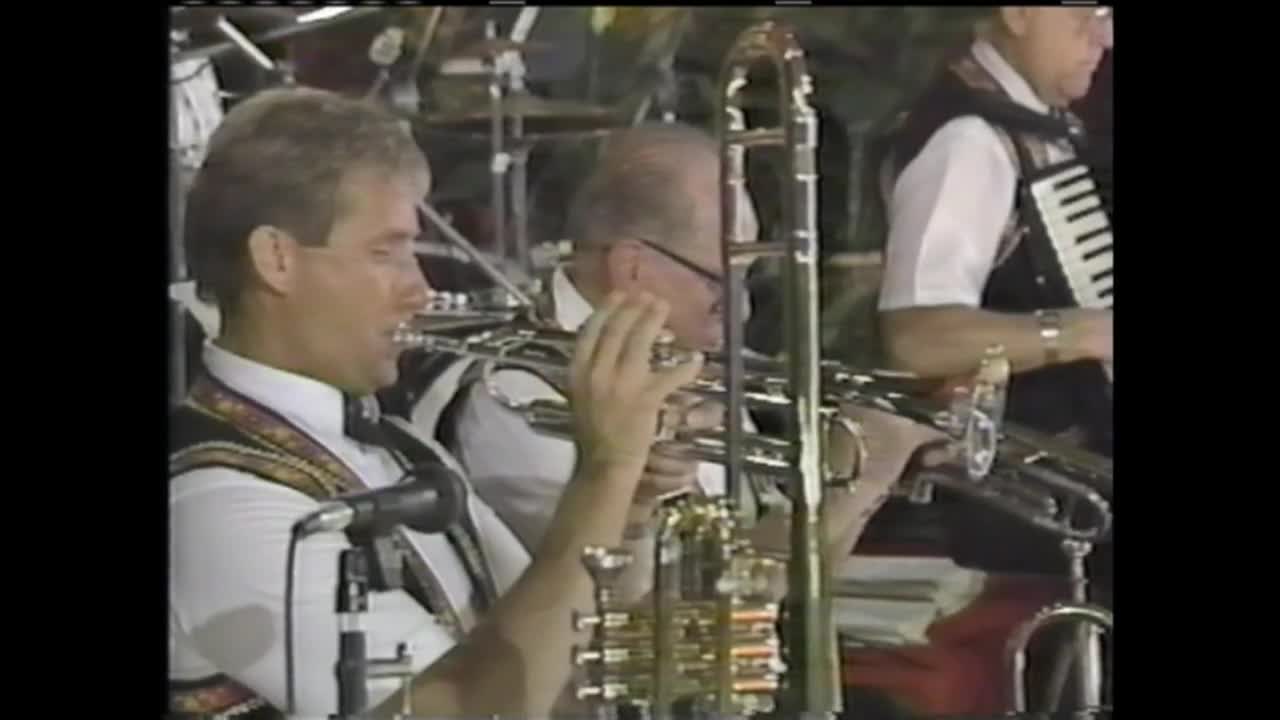 Thumbnail image for Polka Time #1582